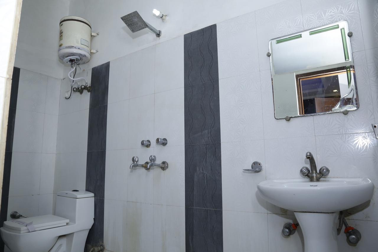Vishal Hotel By Comfort Rooms New Delhi Ngoại thất bức ảnh